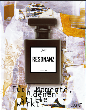 Resonanz Manufaktur-Parfum Flakon vor strukturierter Erdtöne-Collage mit Lilien-Skizzen und dem Schriftzug Für Momente in denen Stille wirkt